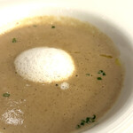 テラスレストラン - キノコのスープ。