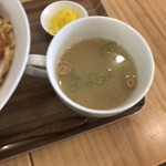 ドン☆ぶり屋 - 味噌汁が無ければ食べきれない。塩気は大事。負けない事投げ出さない事逃げ出さない事と同等。