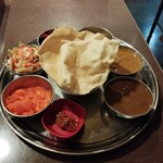 アムダスラビー - South Indian Non-Veg Thali