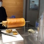 伊豆バウム - 父が食べたカップバウム（塩バター）680円