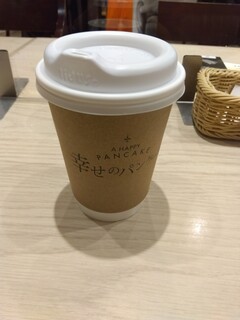 Shiawase No Pankeki - 紅茶ホット。スリーブついてるけど熱くてもてなかった