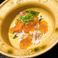 西麻布野口 - 庄内浜のズワイ蟹とバフンウニ。薬味は土佐酢ジュレです。」