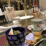 トゥ・ラ・ジョア イズム - 