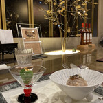 トゥ・ラ・ジョア イズム - 