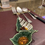 トゥ・ラ・ジョア イズム - 