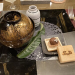 トゥ・ラ・ジョア イズム - 