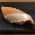 鮨 乃すけ  - ぶり？しまあじ？