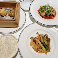 水綾閣 - 蒸し点心二種 、①ユーリンチー、⑩鮮魚と季節野菜のXO 醤炒め