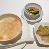 水綾閣 - 本日のスープ、一口カルパッチョ、浅漬けザーサイ