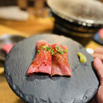 YAKINIKU & WINE TO-KA HANARE - 肉寿司