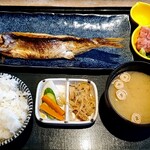Zen - 焼魚定食全景