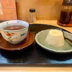 とんかつ一幸 - 食後のデザート♡
      アロウカナ・ババロアと焙じ茶♡(*^^*)