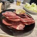 とんちゃん　ふじ - これで３人前の塩タン　多すぎるｗ