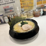 横浜家系ラーメン 岡本家 - 