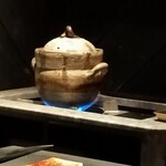 西麻布 焼肉 X - 土鍋で炊き込みご飯
