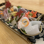 かもめ食堂 - 刺し身の盛合せ