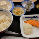 Matsuya - 焼き鮭の朝食 冷奴 590円