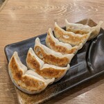 Nikujiru Gyouza No Dandadan - 焼き餃子