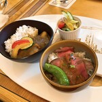 フローラ - ローストビーフ丼&シーフードカレー［フローラランチ］