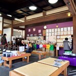 寺Cafe 蓮心庵 - お店の内観