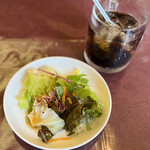Torokeruhambagufukuyoshi - サラダとペプシコーラ