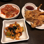 韓無量 - 白菜キムチ、ヤンニョムチキン、アボカドチャンジャ