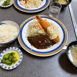 四季 - ﾊﾝﾊﾞｰｸﾞ＆ｴﾋﾞﾌﾗｲ定食