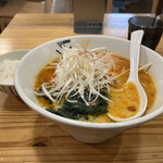 クリーミーTonkotsuラーメン 麺家 神明 - 