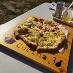 Cucina38 - 定番トマトソースと自家製バジルソースのハーフ＆ハーフ