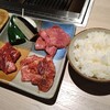 焼肉 メイゲツ