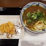 丸亀製麺 - 妻のカレーうどんと鶏天。