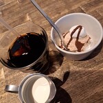 スパイスカフェ - デザートとアイスコーヒー