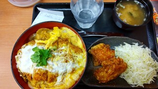 Karayoshi - かつ丼セット 979円、ご飯大盛り 33円