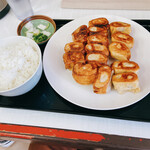 トウゲ餃子 - 15個定食ご飯大