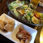 B団 - サラダとキムチ