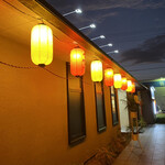 串カツ田中 - ぶら下がる提灯