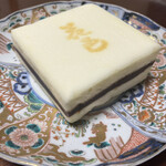 巌邑堂 袖紫ヶ森店 - 斜めから