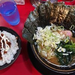 家系ラーメン とらきち家 - 