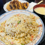 あけぼのラーメン - 料理写真:五目チャーハン　とんかつセット
