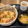 芝居茶寮 水羽 - あなごめし(税込2,140円)
お味噌汁&お漬け物付き
いつもの恒例で産地確認を若い男性スタッフにすると彼の答えは「産地は分からない。」
「はぁ？！」とムカつく！