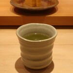 鮨 しみづ - 熱い緑茶