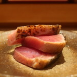 鮨 しみづ - 鰹たたきアップ