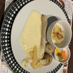 湯島天神横ラクレットグリル スイス料理とスイスワインのお店 - 