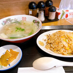 周香港飯店 - 