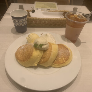 幸せのパンケーキ_0