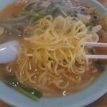 Tenshin Hanten - 特製スタミナラーメン_650円　麺アップ