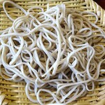 手打そば千花庵 - 御婦人のざる蕎麦食べ比べ（産地別二種） ：ざるそば 1枚目（会津 山都産）