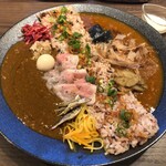 カレーマニア045-SPICE- - 煮干しカレーと和出汁薫スパイスカレーの相掛け