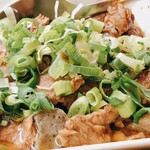 なんばん亭 下北沢店 - 神戸名物牛すじ煮込ぼっかけ  550円