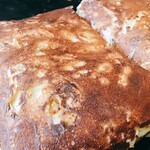 なんばん亭 - まるで枕のような厚み